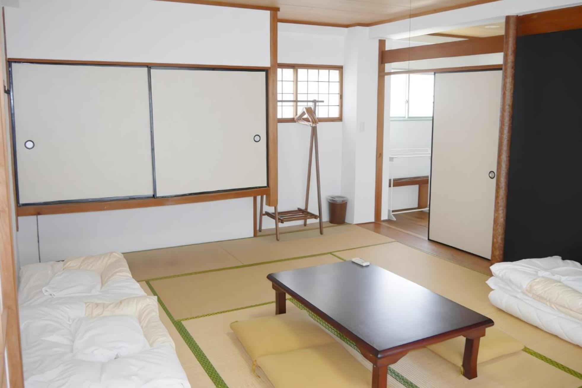 J-Hoppers Lake Biwa Guesthouse Otsu Oda fotoğraf